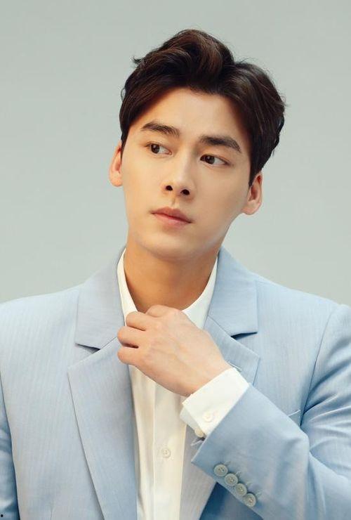 最新圈内爆料李易峰,揭秘明星背后的故事 第1张 最新圈内爆料李易峰,揭秘明星背后的故事 第1张